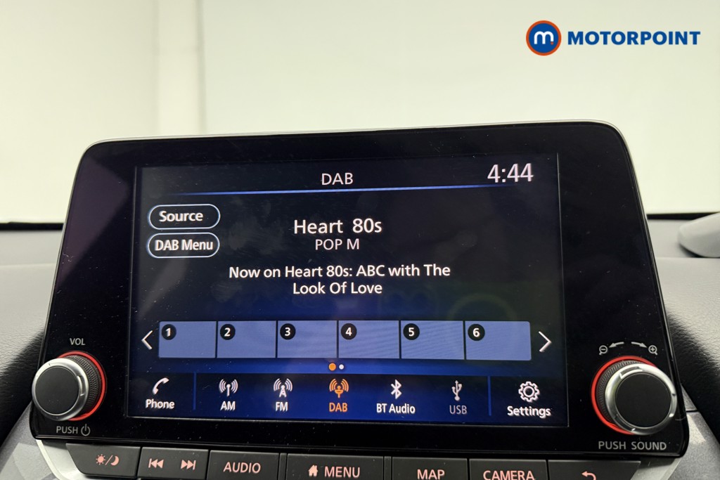 Nissan Juke N-Connecta Manual Petrol SUV - Stock Number (1610600) - 4th supplementary image