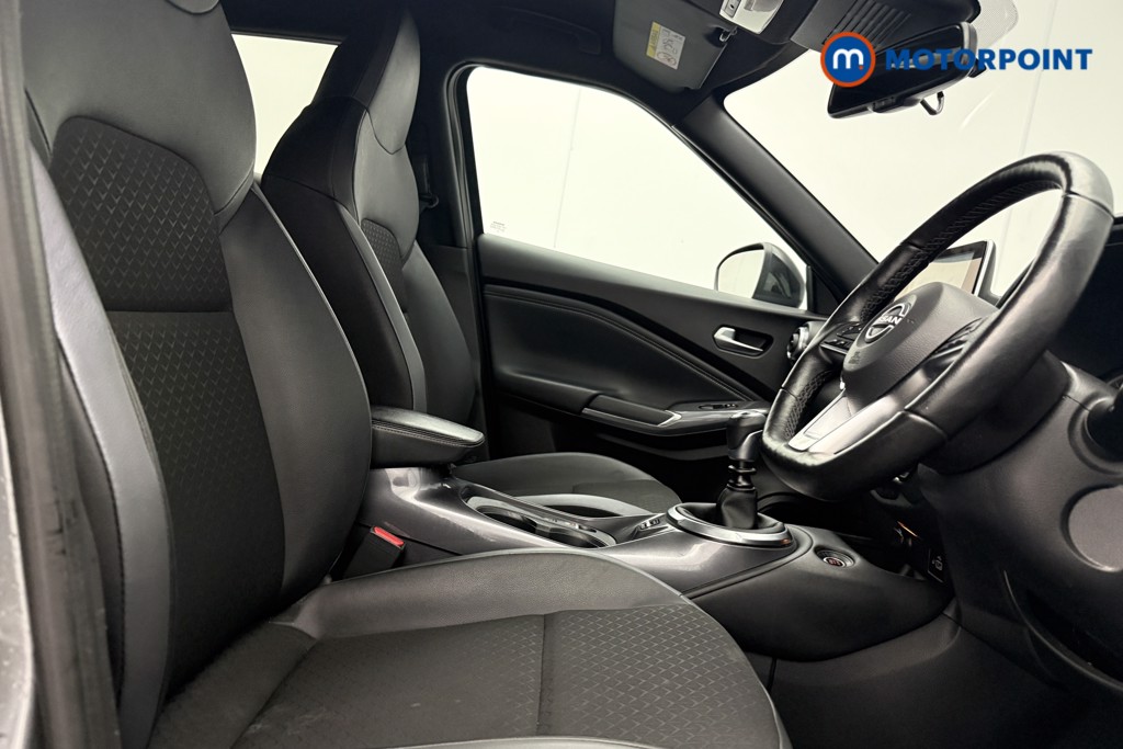 Nissan Juke N-Connecta Manual Petrol SUV - Stock Number (1610600) - 8th supplementary image