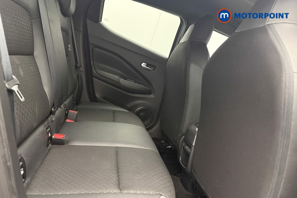 Nissan Juke N-Connecta Manual Petrol SUV - Stock Number (1610600) - 9th supplementary image