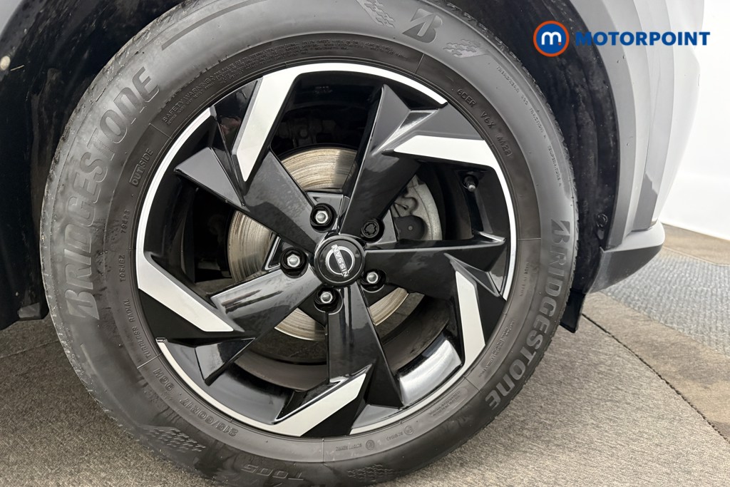 Nissan Juke N-Connecta Manual Petrol SUV - Stock Number (1610600) - 11th supplementary image