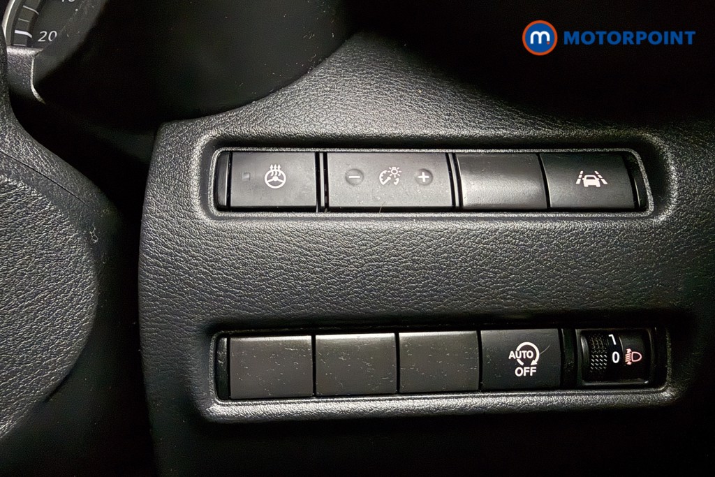 Nissan Juke N-Connecta Manual Petrol SUV - Stock Number (1610600) - 17th supplementary image