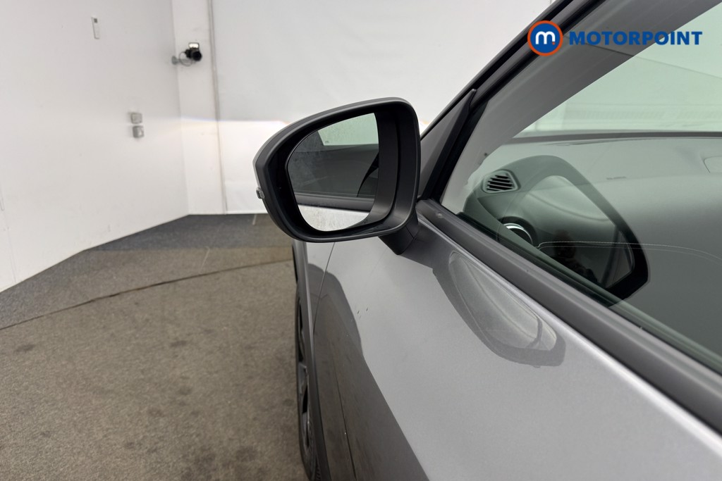 Nissan Juke N-Connecta Manual Petrol SUV - Stock Number (1610600) - 30th supplementary image