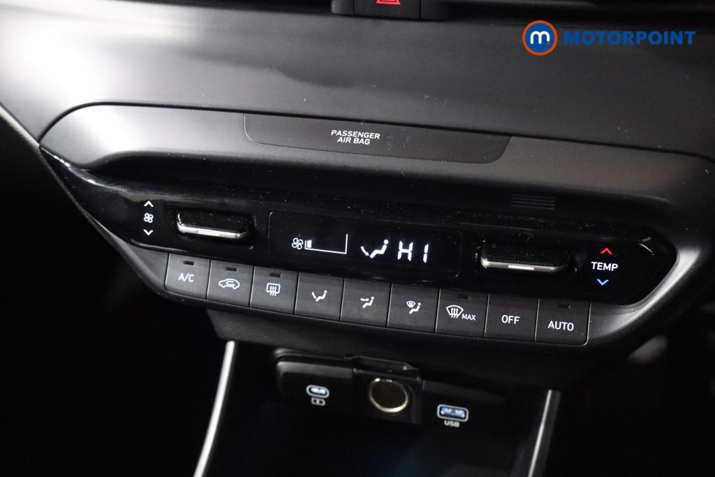 Hyundai I20 Premium Manual Petrol Hatchback - Stock Number (1610687) - 4th supplementary image