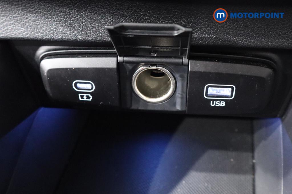 Hyundai I20 Premium Manual Petrol Hatchback - Stock Number (1610687) - 6th supplementary image