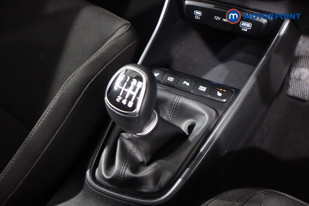 Hyundai I20 Premium Manual Petrol Hatchback - Stock Number (1610738) - 19th supplementary image