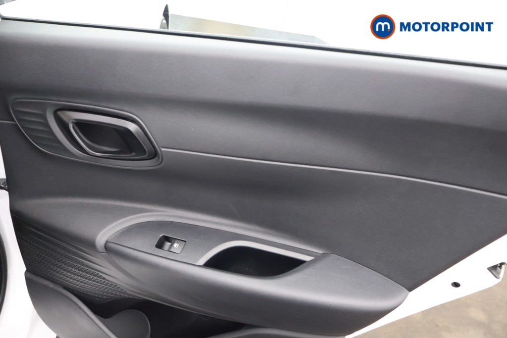 Hyundai I20 Advance Automatic Petrol Hatchback - Stock Number (1610796) - 17th supplementary image