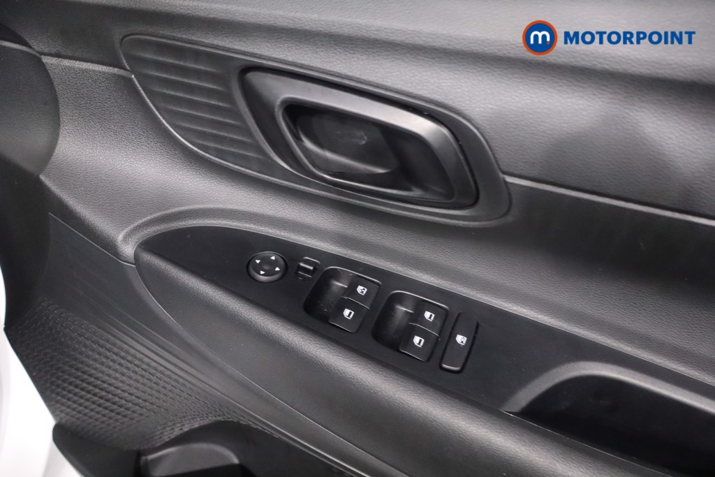 Hyundai I20 Advance Automatic Petrol Hatchback - Stock Number (1610806) - 23rd supplementary image