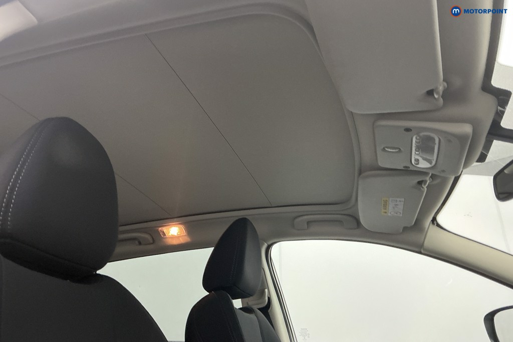 Nissan Qashqai N-Connecta Automatic Petrol SUV - Stock Number (1611047) - 17th supplementary image