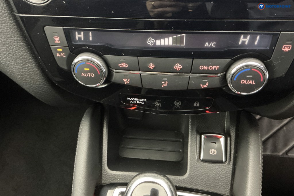 Nissan Qashqai N-Connecta Automatic Petrol SUV - Stock Number (1611047) - 22nd supplementary image