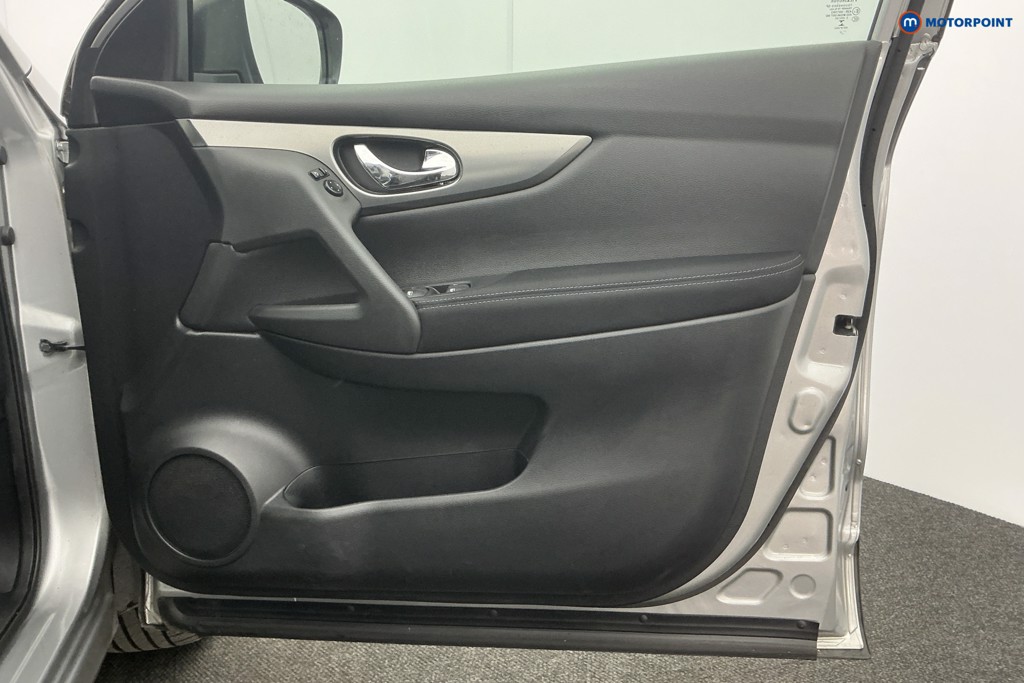 Nissan Qashqai N-Connecta Automatic Petrol SUV - Stock Number (1611047) - 28th supplementary image
