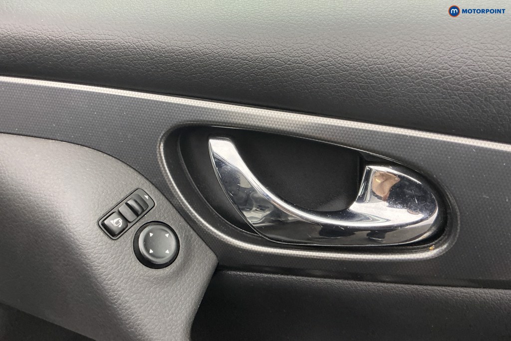 Nissan Qashqai N-Connecta Automatic Petrol SUV - Stock Number (1611047) - 29th supplementary image