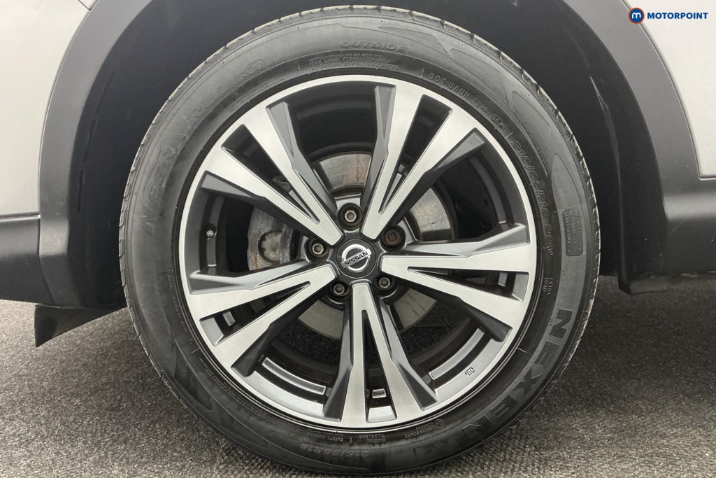 Nissan Qashqai N-Connecta Automatic Petrol SUV - Stock Number (1611047) - 46th supplementary image