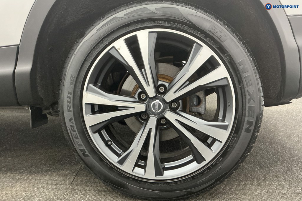 Nissan Qashqai N-Connecta Automatic Petrol SUV - Stock Number (1611047) - 47th supplementary image