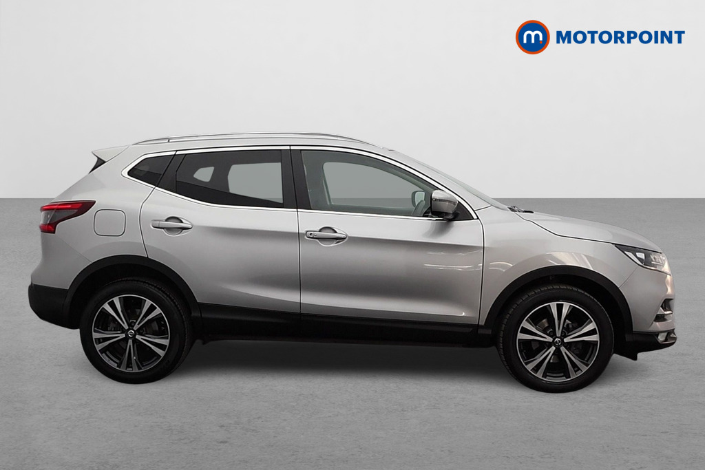 Nissan Qashqai N-Connecta Automatic Petrol SUV - Stock Number (1611047) - Drivers side