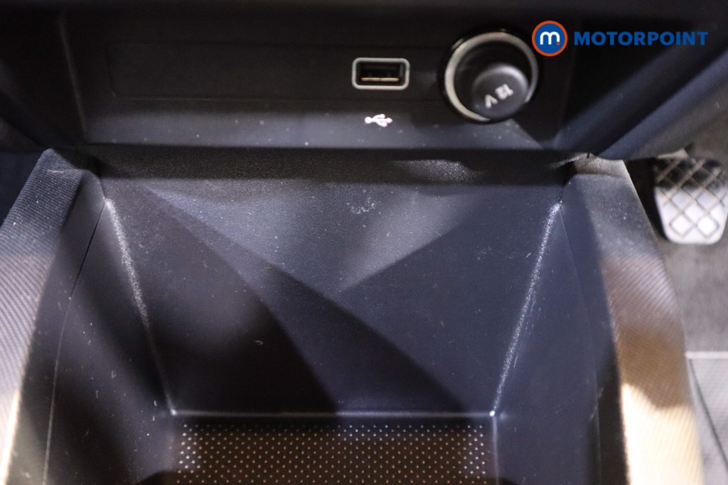 Skoda Fabia Colour Edition Manual Petrol Hatchback - Stock Number (1611491) - 23rd supplementary image