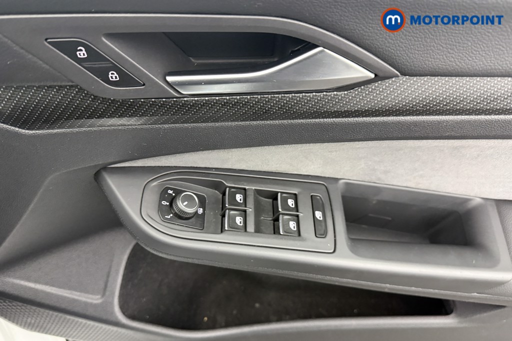 Volkswagen Golf R-Line Automatic Diesel Hatchback - Stock Number (1611624) - 17th supplementary image