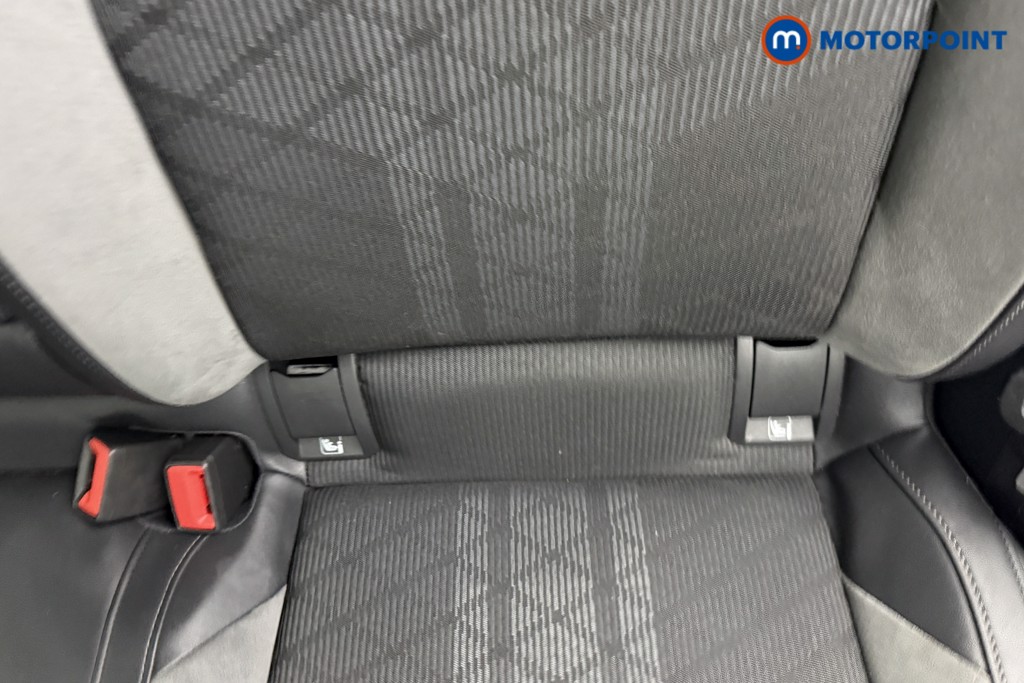 Volkswagen Golf R-Line Automatic Diesel Hatchback - Stock Number (1611624) - 24th supplementary image