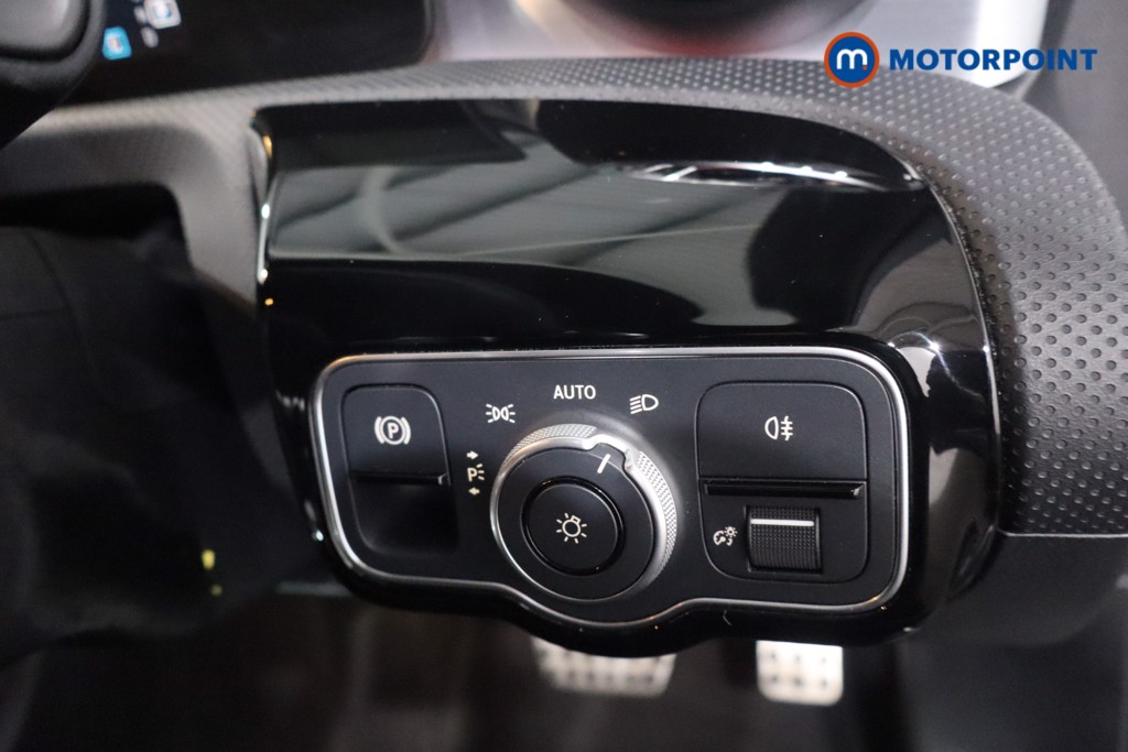 Mercedes-Benz A Class Amg Line Executive Edition Automatic Petrol Hatchback - Stock Number (1611844) - 17th supplementary image