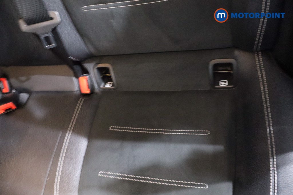 Mercedes-Benz A Class Amg Line Executive Edition Automatic Petrol Hatchback - Stock Number (1611844) - 26th supplementary image