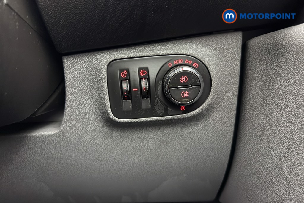 Vauxhall Corsa SE Automatic Petrol Hatchback - Stock Number (1612138) - 16th supplementary image