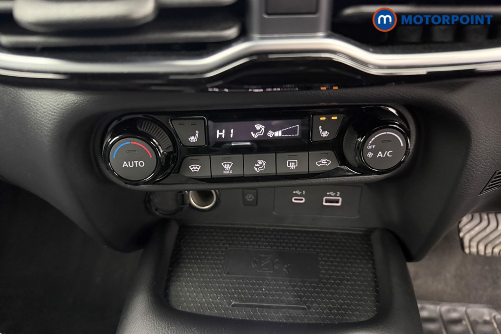 Nissan Juke Tekna Automatic Petrol SUV - Stock Number (1612234) - 10th supplementary image