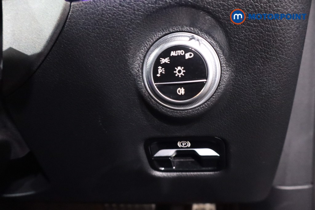 Mercedes-Benz C Class Amg Line Automatic Petrol Saloon - Stock Number (1612237) - 17th supplementary image