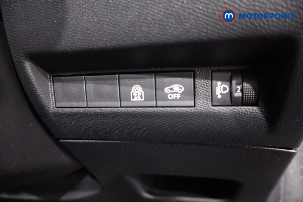 Peugeot 208 Allure Manual Petrol Hatchback - Stock Number (1613127) - 17th supplementary image