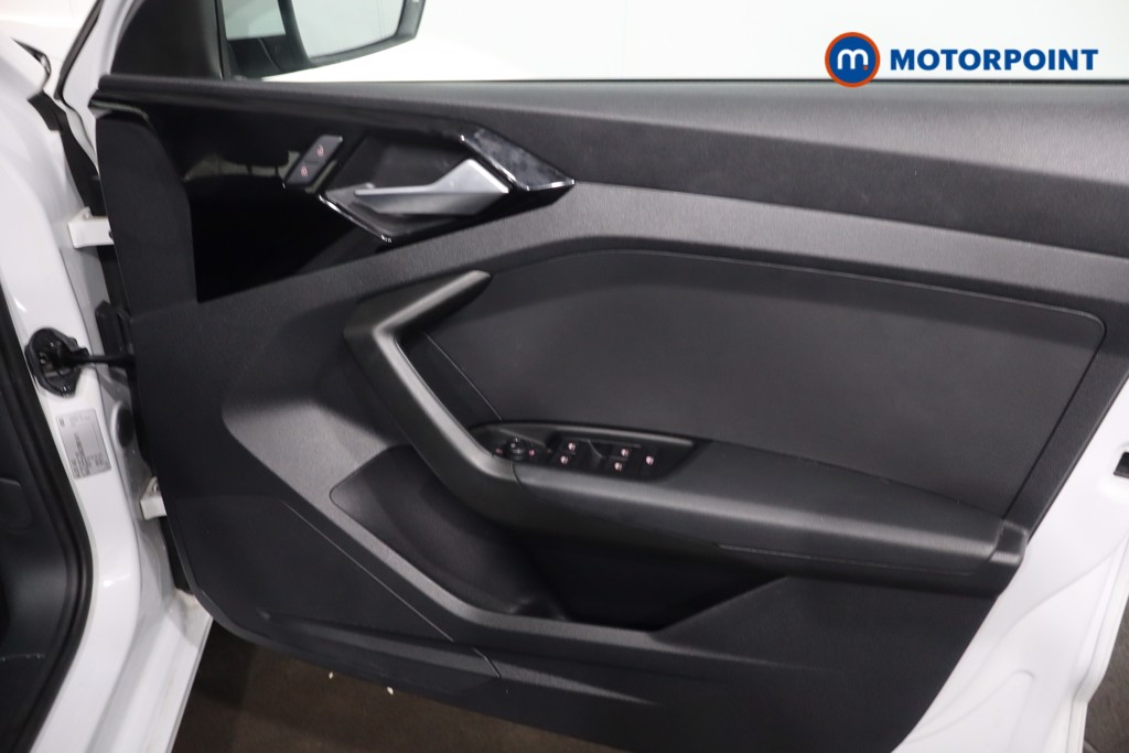 Audi A1 Technik Manual Petrol Hatchback - Stock Number (1613381) - 21st supplementary image