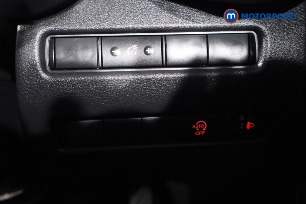 Nissan Juke Acenta Premium Manual Petrol SUV - Stock Number (1613411) - 9th supplementary image