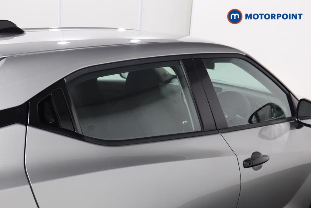 Nissan Juke Acenta Premium Manual Petrol SUV - Stock Number (1613411) - 24th supplementary image