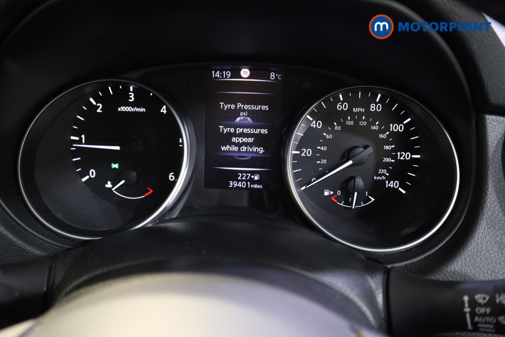 Nissan Qashqai Tekna Manual Diesel SUV - Stock Number (1579513) - 5th supplementary image