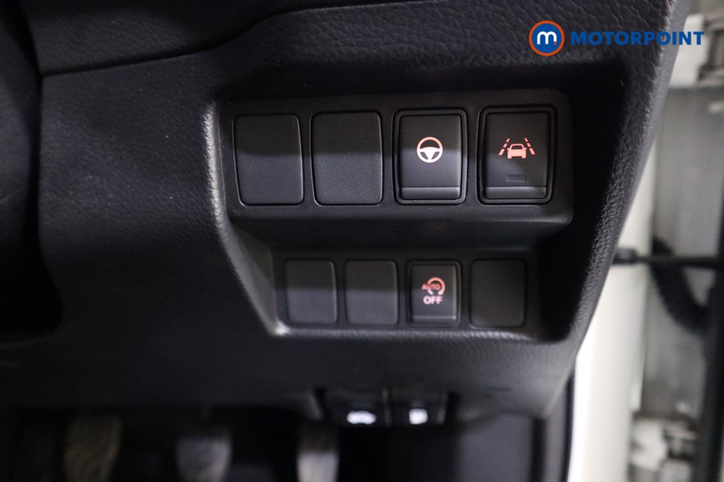 Nissan Qashqai Tekna Manual Diesel SUV - Stock Number (1579513) - 11th supplementary image