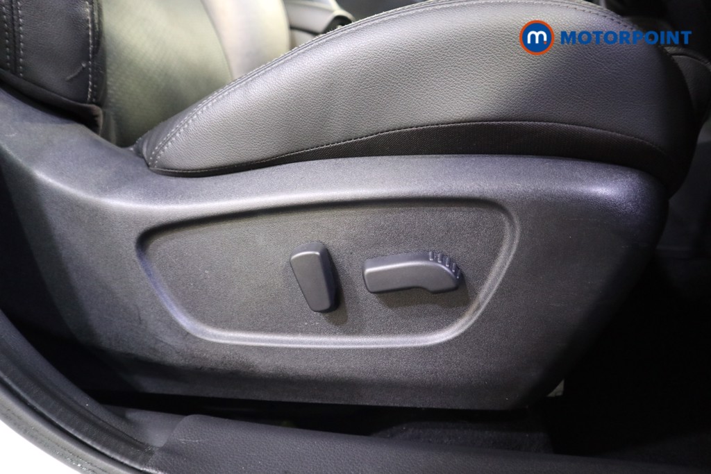 Nissan Qashqai Tekna Manual Diesel SUV - Stock Number (1579513) - 13th supplementary image