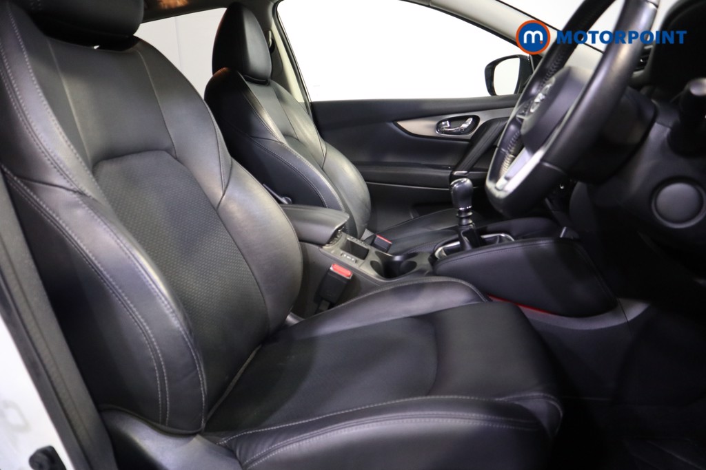 Nissan Qashqai Tekna Manual Diesel SUV - Stock Number (1579513) - 14th supplementary image