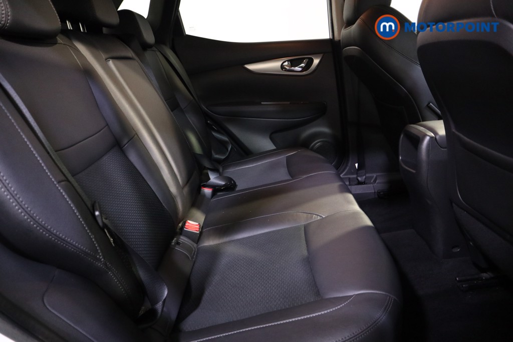 Nissan Qashqai Tekna Manual Diesel SUV - Stock Number (1579513) - 15th supplementary image