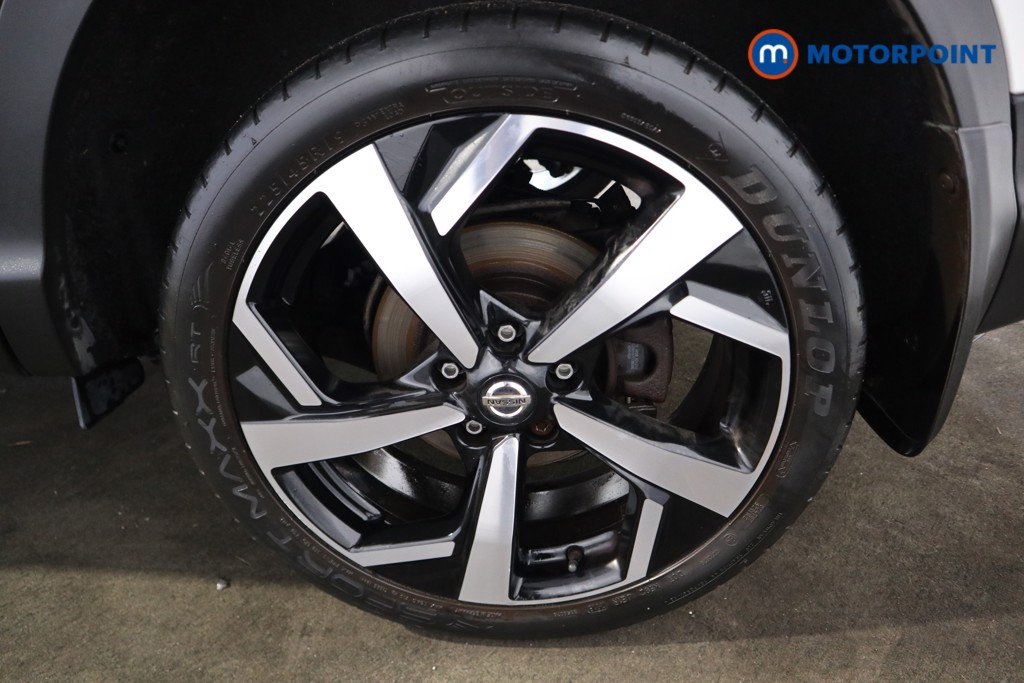 Nissan Qashqai Tekna Manual Diesel SUV - Stock Number (1579513) - 22nd supplementary image