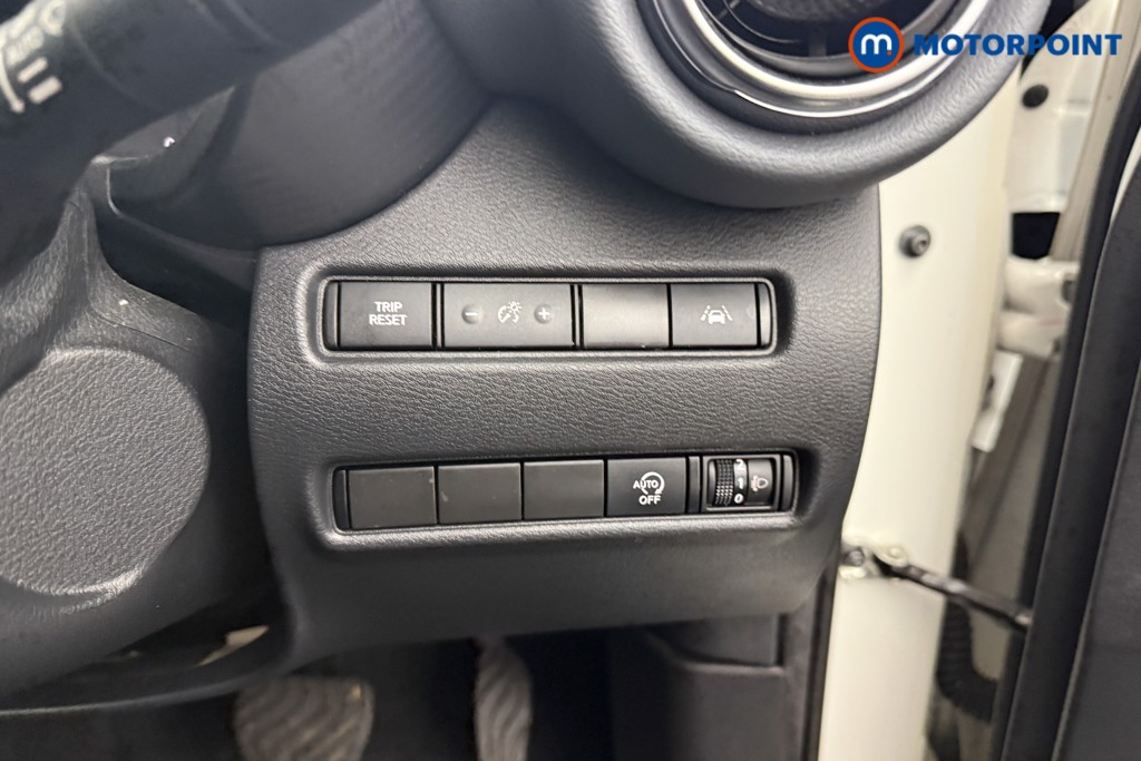 Nissan Juke N-Connecta Automatic Petrol SUV - Stock Number (1592008) - 15th supplementary image