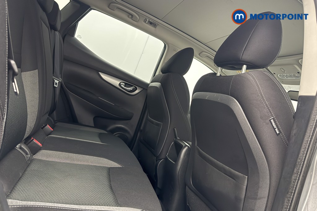Nissan Qashqai N-Connecta Manual Petrol SUV - Stock Number (1605067) - 9th supplementary image