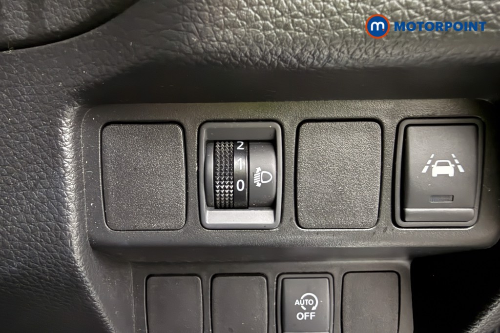 Nissan Qashqai N-Connecta Manual Petrol SUV - Stock Number (1605067) - 17th supplementary image