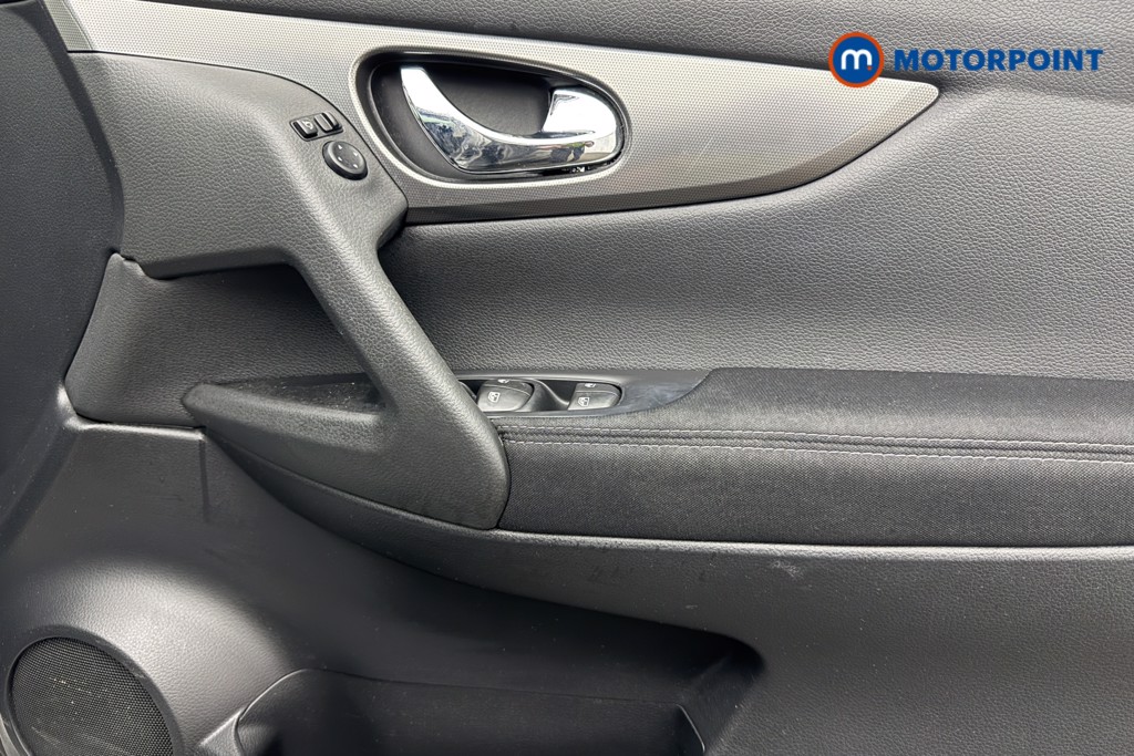 Nissan Qashqai N-Connecta Manual Petrol SUV - Stock Number (1605067) - 18th supplementary image