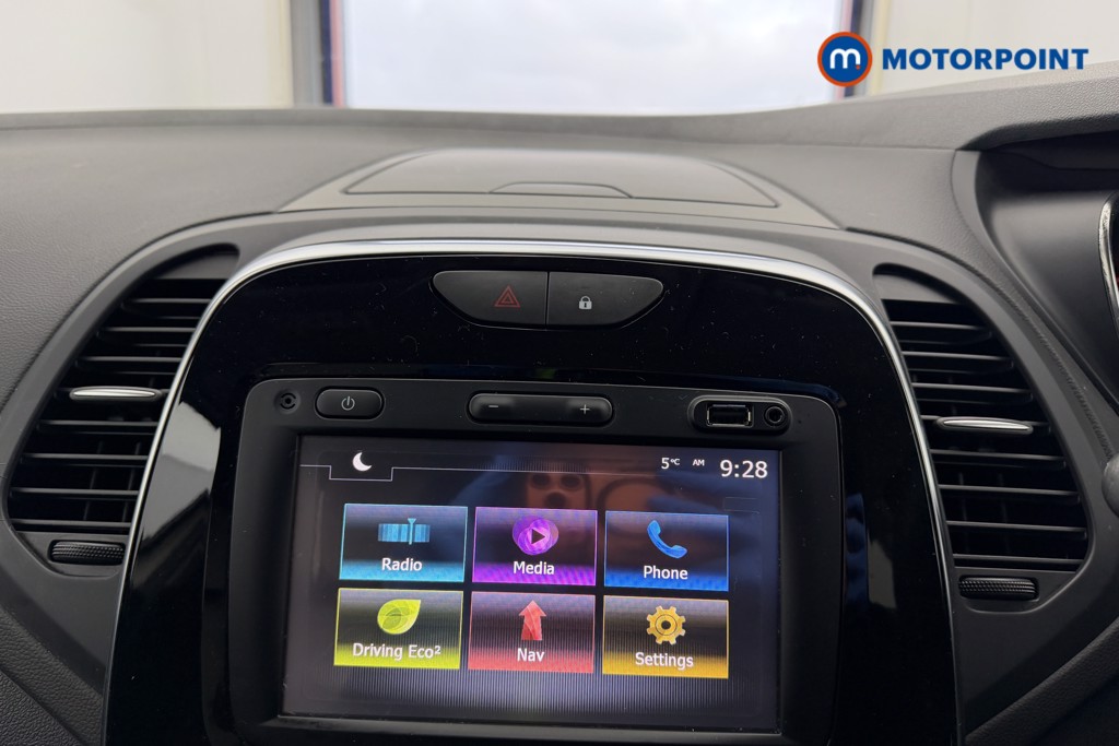 Renault Captur Iconic Manual Petrol SUV - Stock Number (1606171) - 9th supplementary image