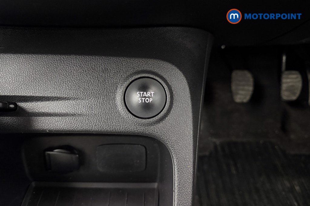 Renault Captur Iconic Manual Petrol SUV - Stock Number (1606171) - 11th supplementary image