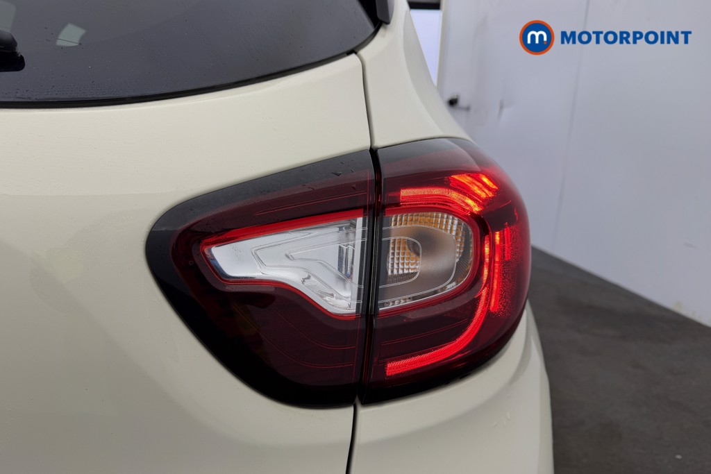 Renault Captur Iconic Manual Petrol SUV - Stock Number (1606171) - 26th supplementary image