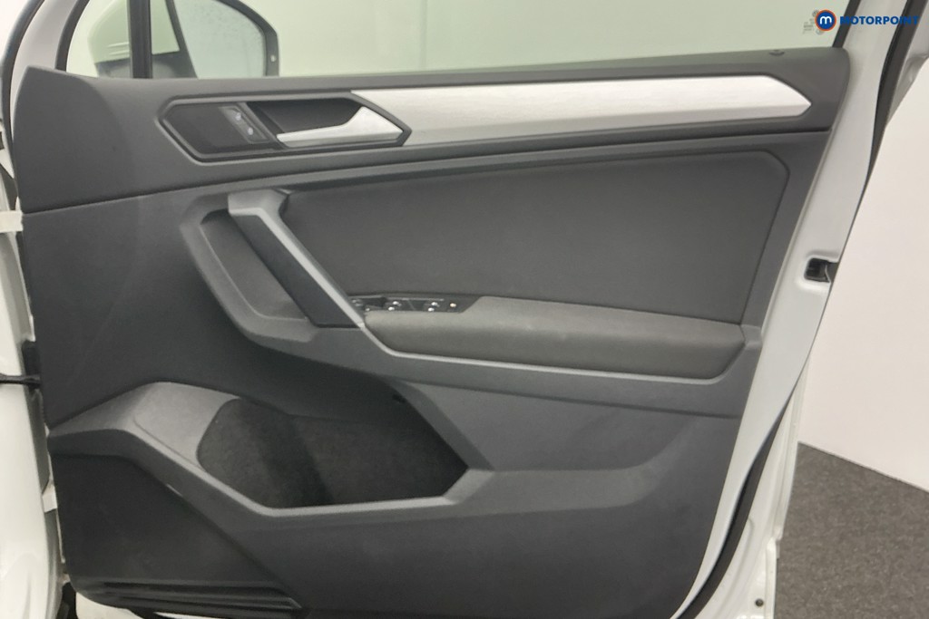 Volkswagen Tiguan Match Manual Petrol SUV - Stock Number (1608031) - 25th supplementary image