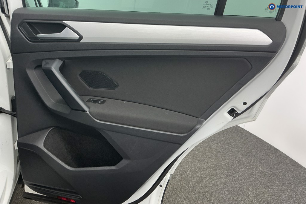 Volkswagen Tiguan Match Manual Petrol SUV - Stock Number (1608031) - 28th supplementary image