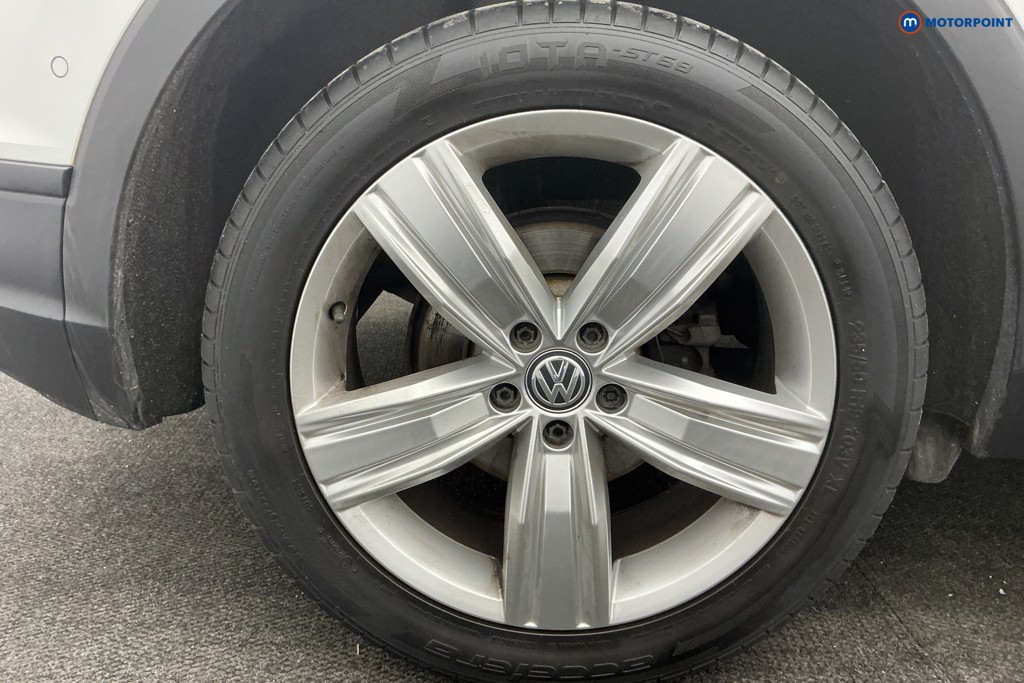 Volkswagen Tiguan Match Manual Petrol SUV - Stock Number (1608031) - 38th supplementary image