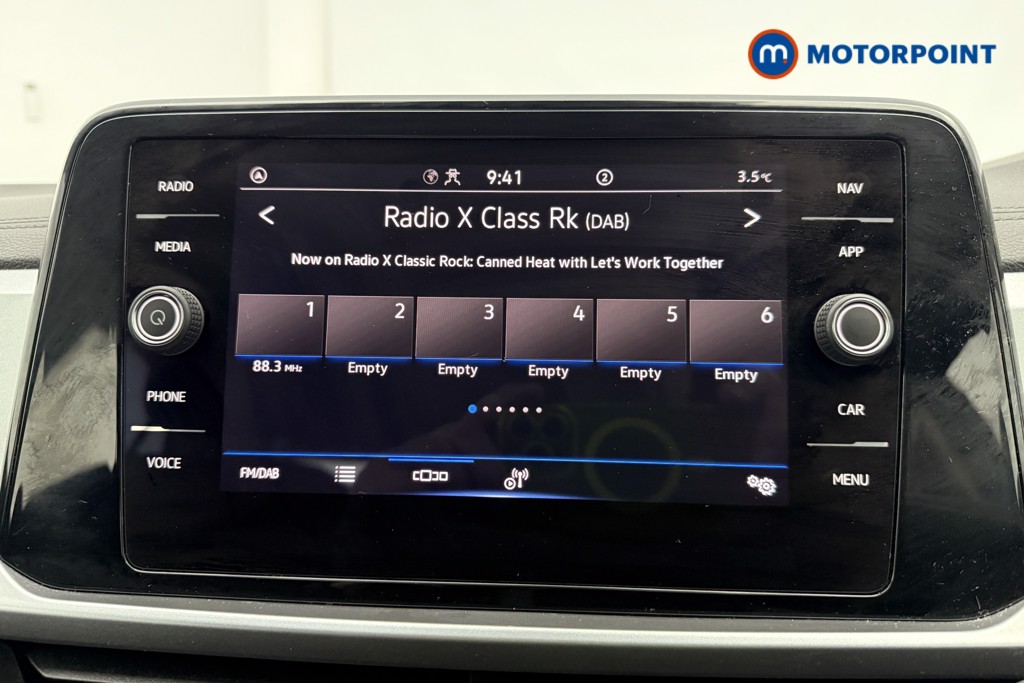 Volkswagen T-Roc Life Manual Petrol SUV - Stock Number (1609198) - 2nd supplementary image