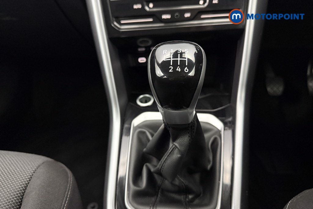 Volkswagen T-Roc Life Manual Petrol SUV - Stock Number (1609198) - 6th supplementary image