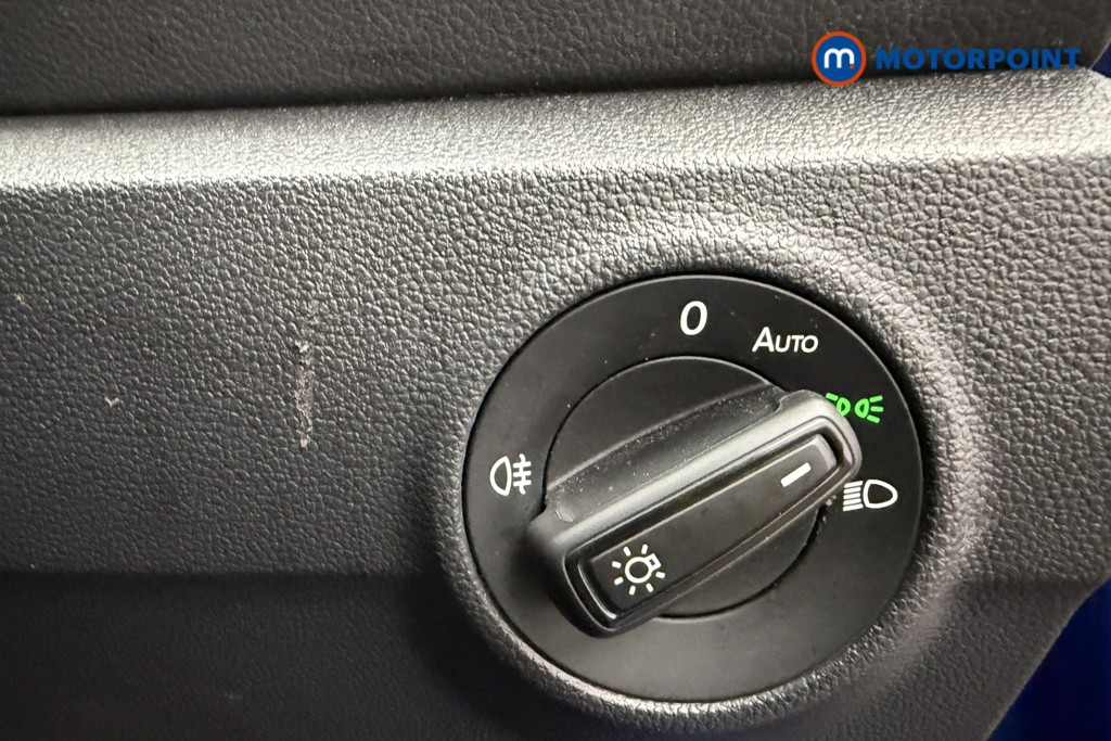 Volkswagen T-Roc Life Manual Petrol SUV - Stock Number (1609198) - 16th supplementary image