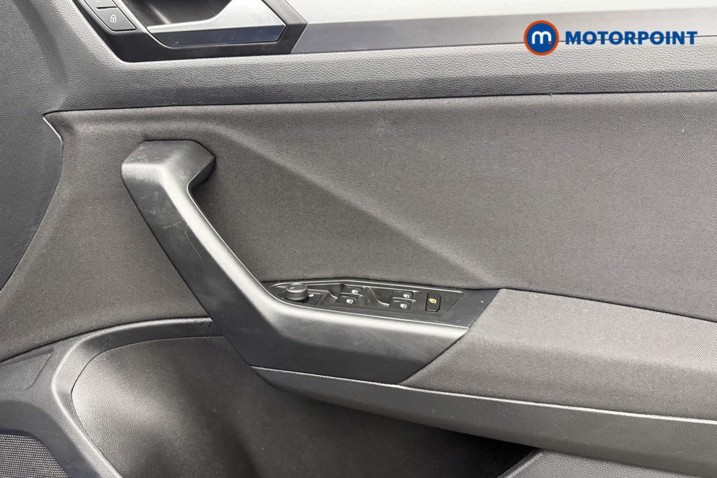 Volkswagen T-Roc Life Manual Petrol SUV - Stock Number (1609198) - 17th supplementary image